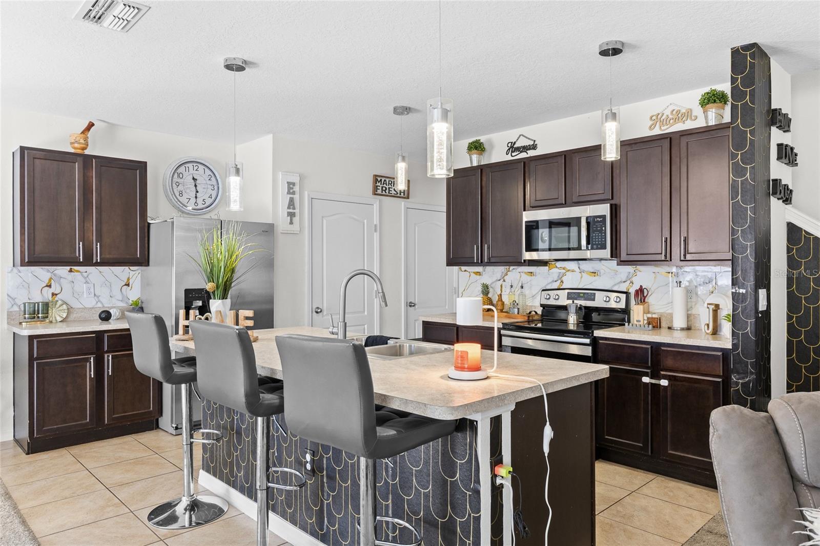 Image 6 of 34 For 775 Brooklet Drive