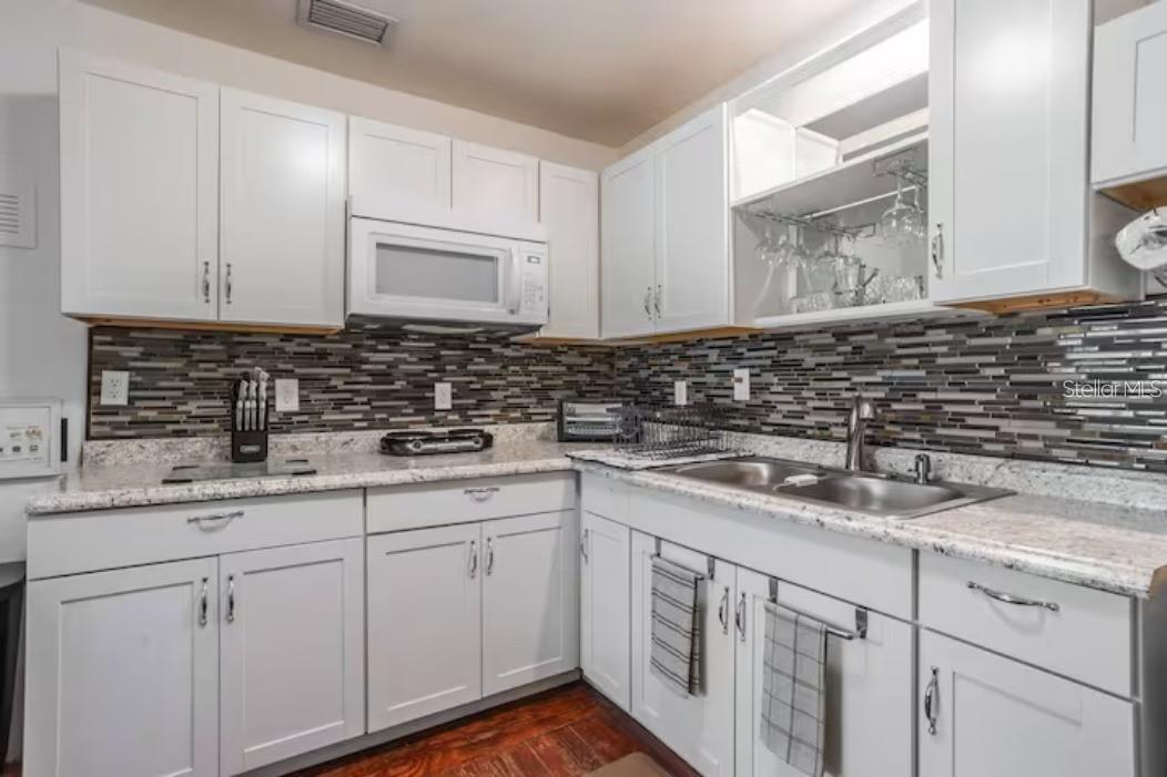 Image 4 of 38 For 3120 Peel Avenue