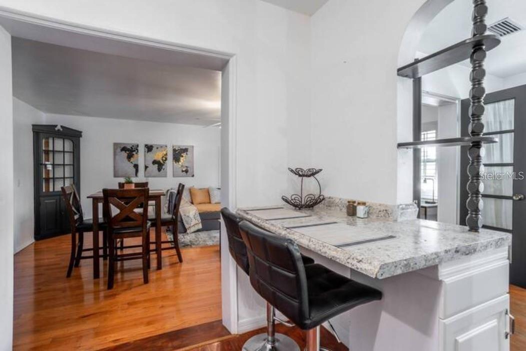 Image 6 of 38 For 3120 Peel Avenue