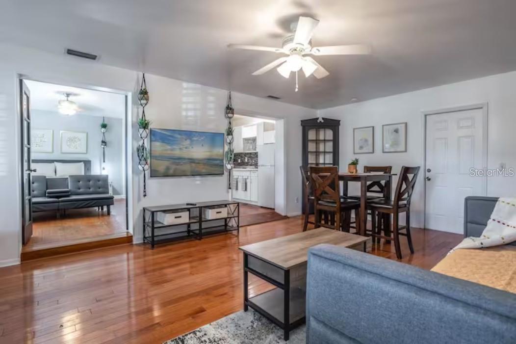 Image 8 of 38 For 3120 Peel Avenue