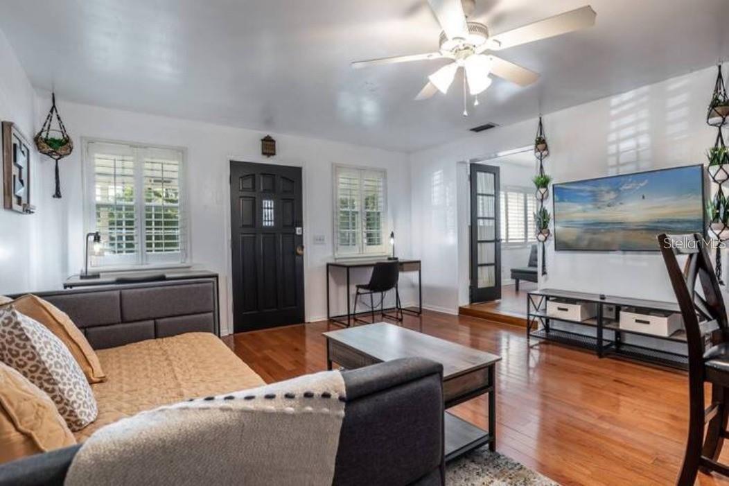 Image 9 of 38 For 3120 Peel Avenue