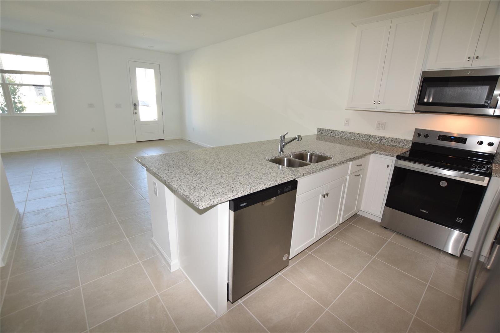 Image 14 of 39 For 3232 Gardenia Reserve Street