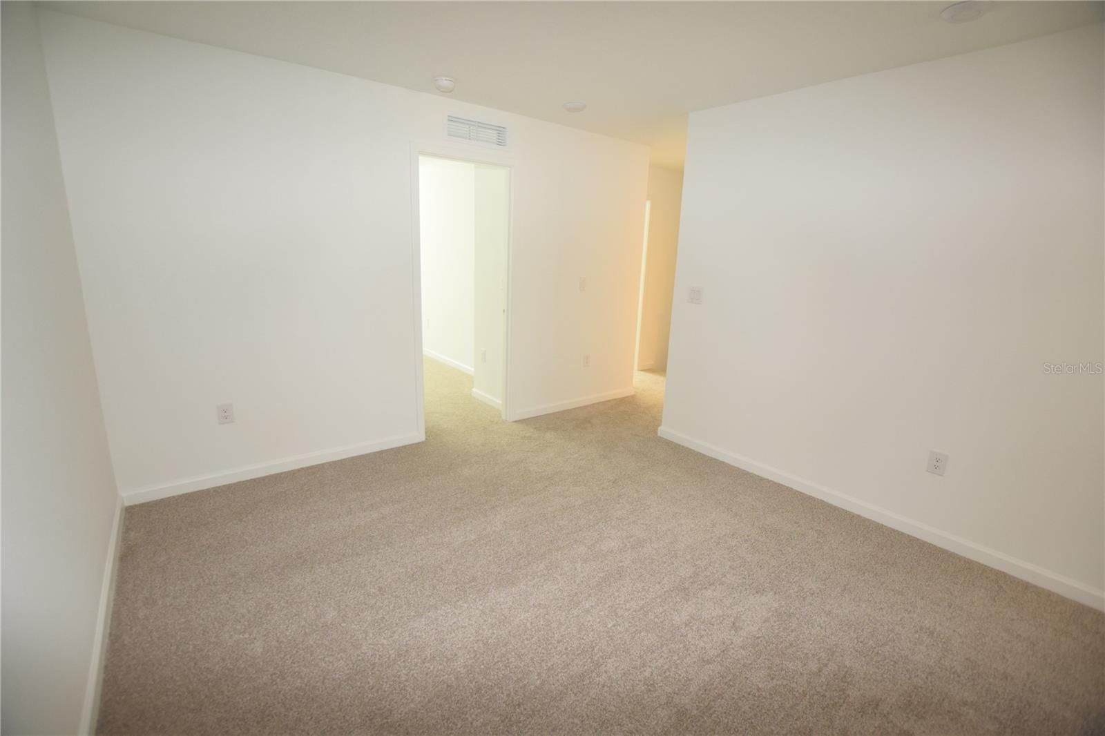 Image 32 of 39 For 3232 Gardenia Reserve Street