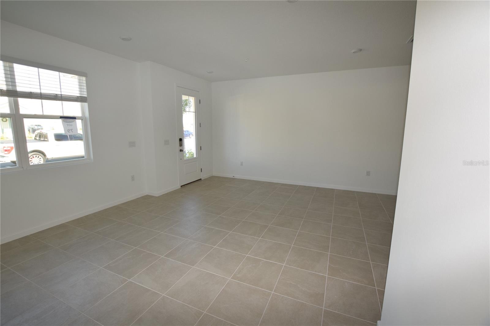 Image 8 of 39 For 3232 Gardenia Reserve Street