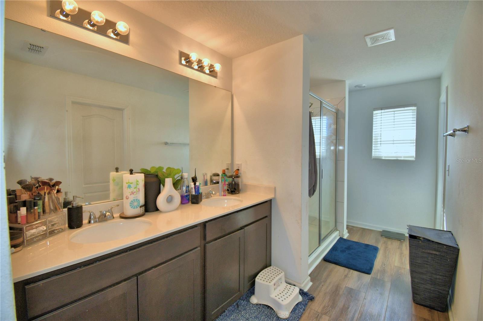 Image 31 of 61 For 1737 Hill Top Drive