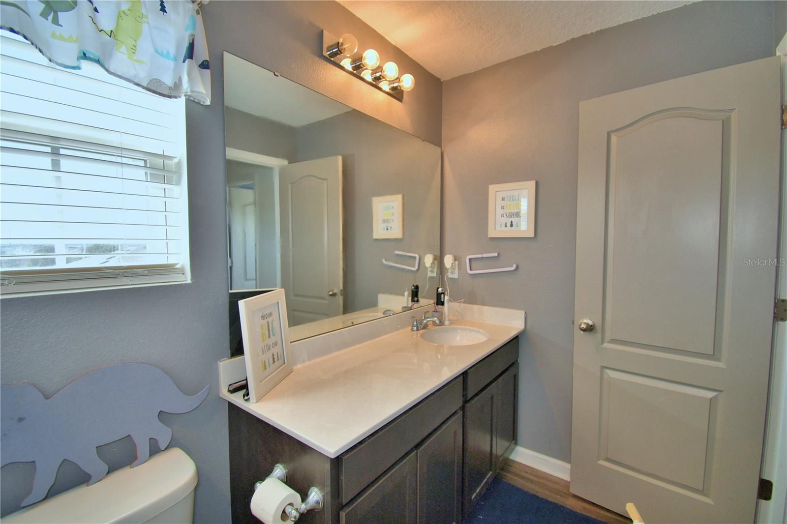 Image 40 of 61 For 1737 Hill Top Drive