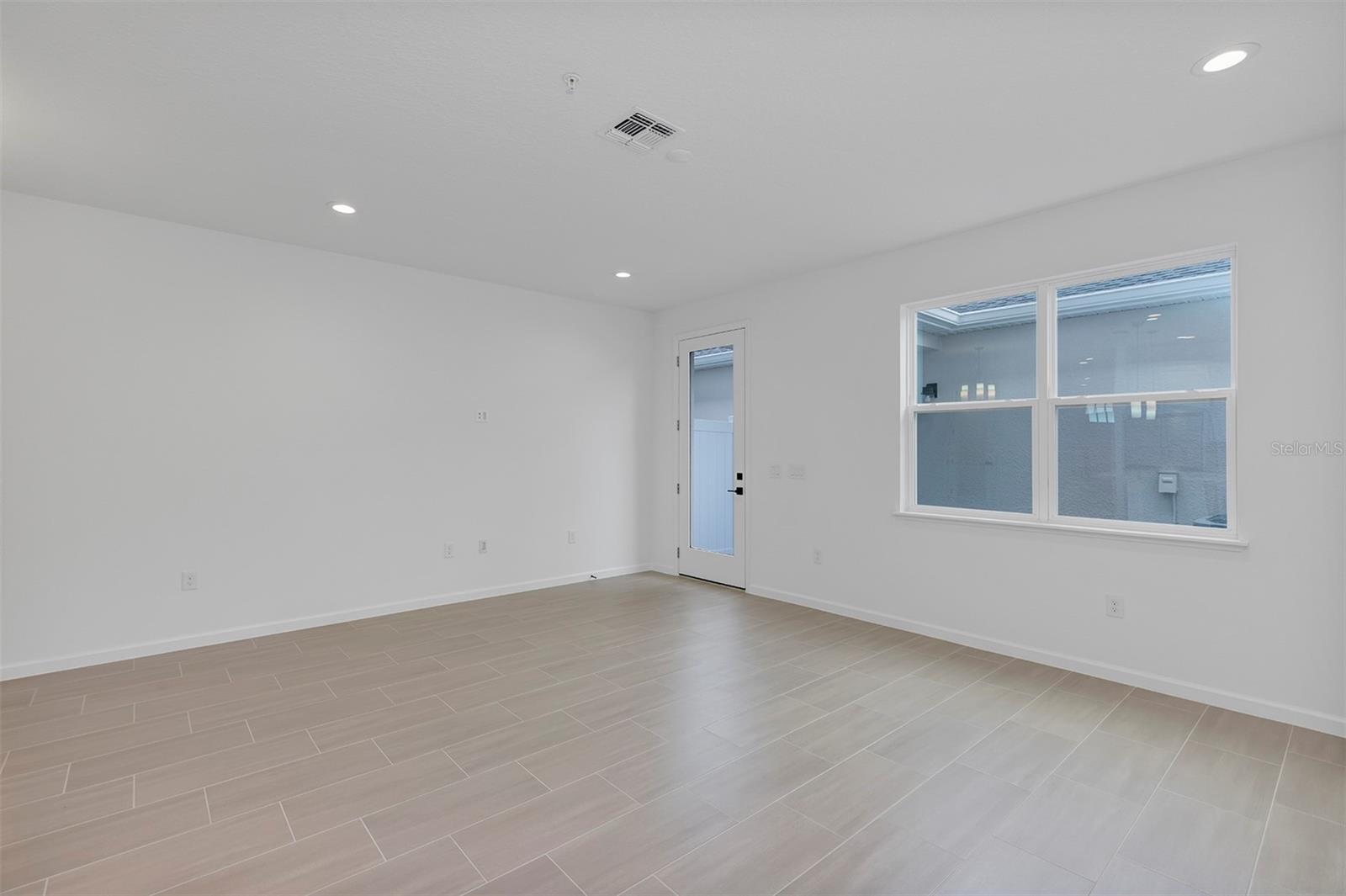 Image 21 of 63 For 1851 Pinecliff Drive