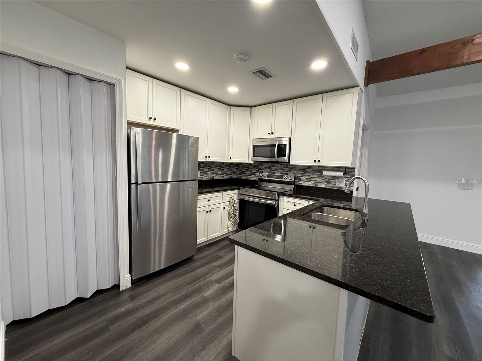 Image 5 of 15 For 4999 Dover Cir