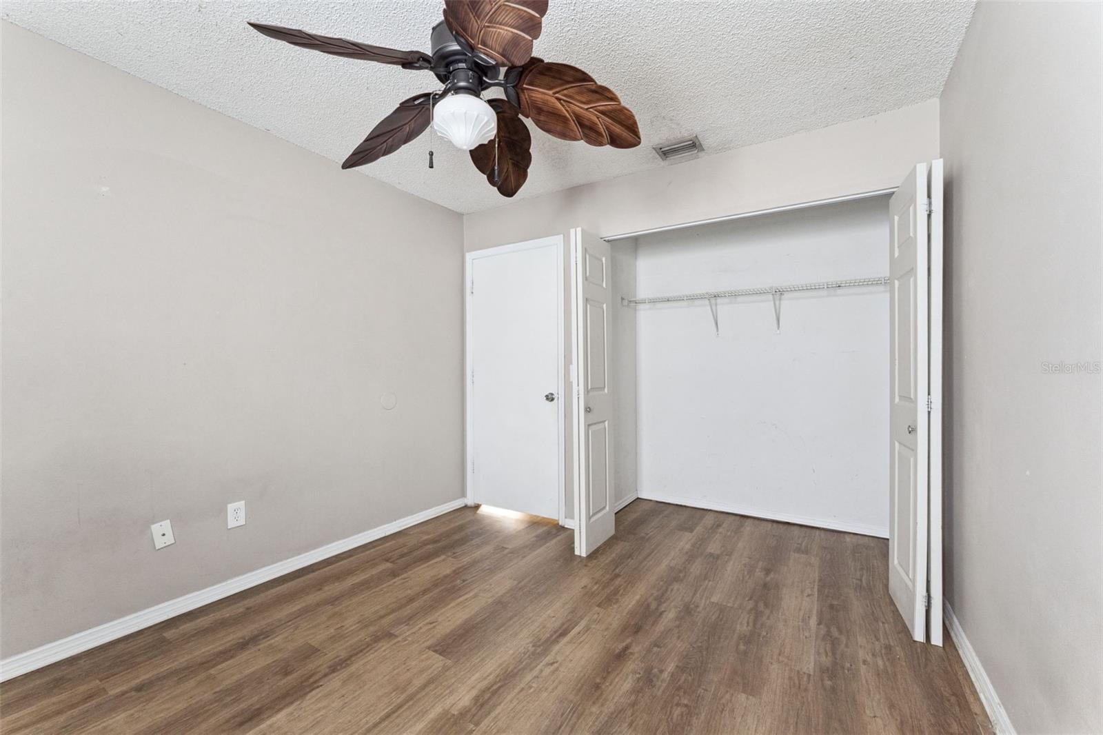 Image 15 of 19 For 3651 Goldenrod Road 110