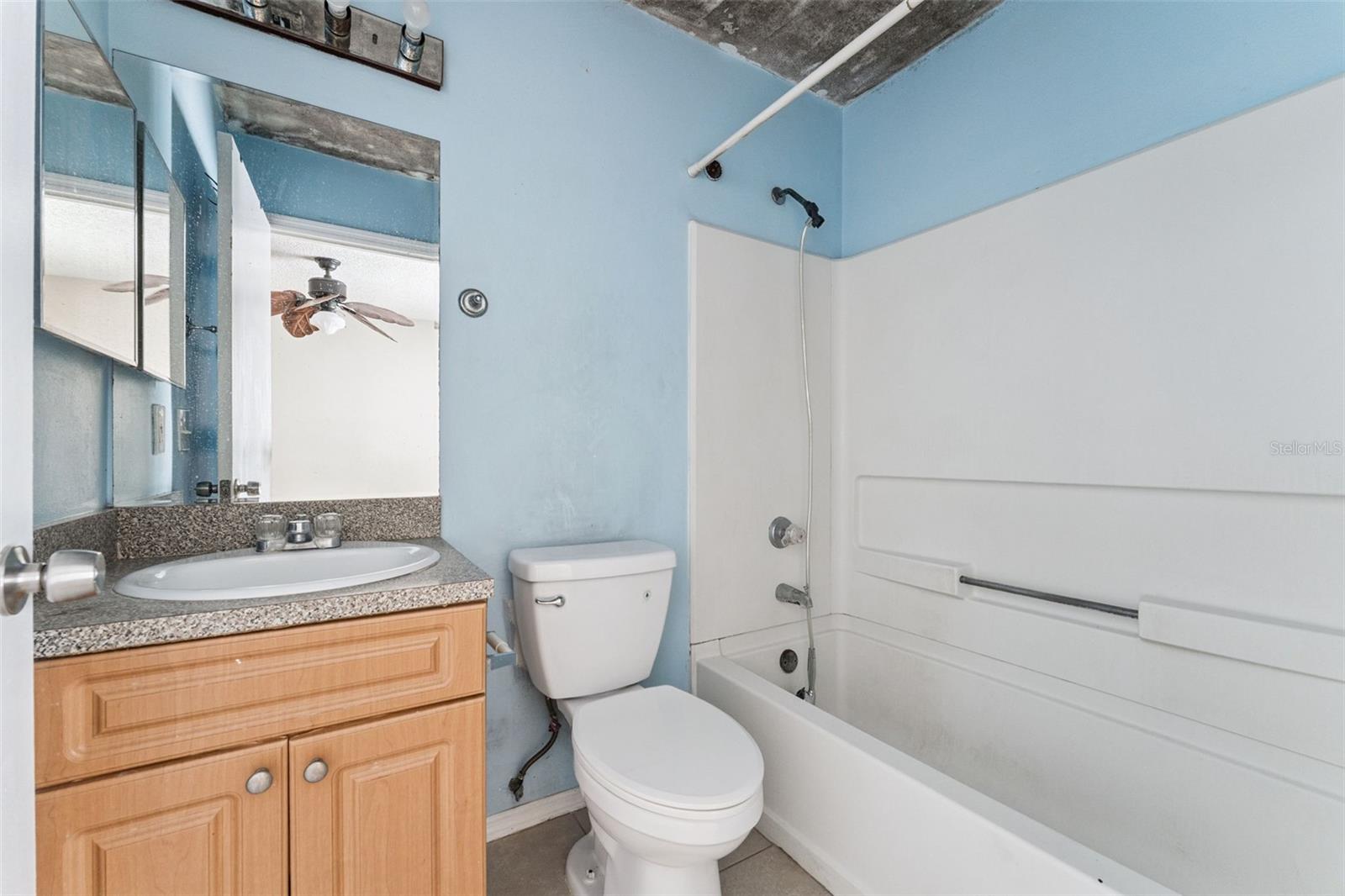 Image 18 of 19 For 3651 Goldenrod Road 110