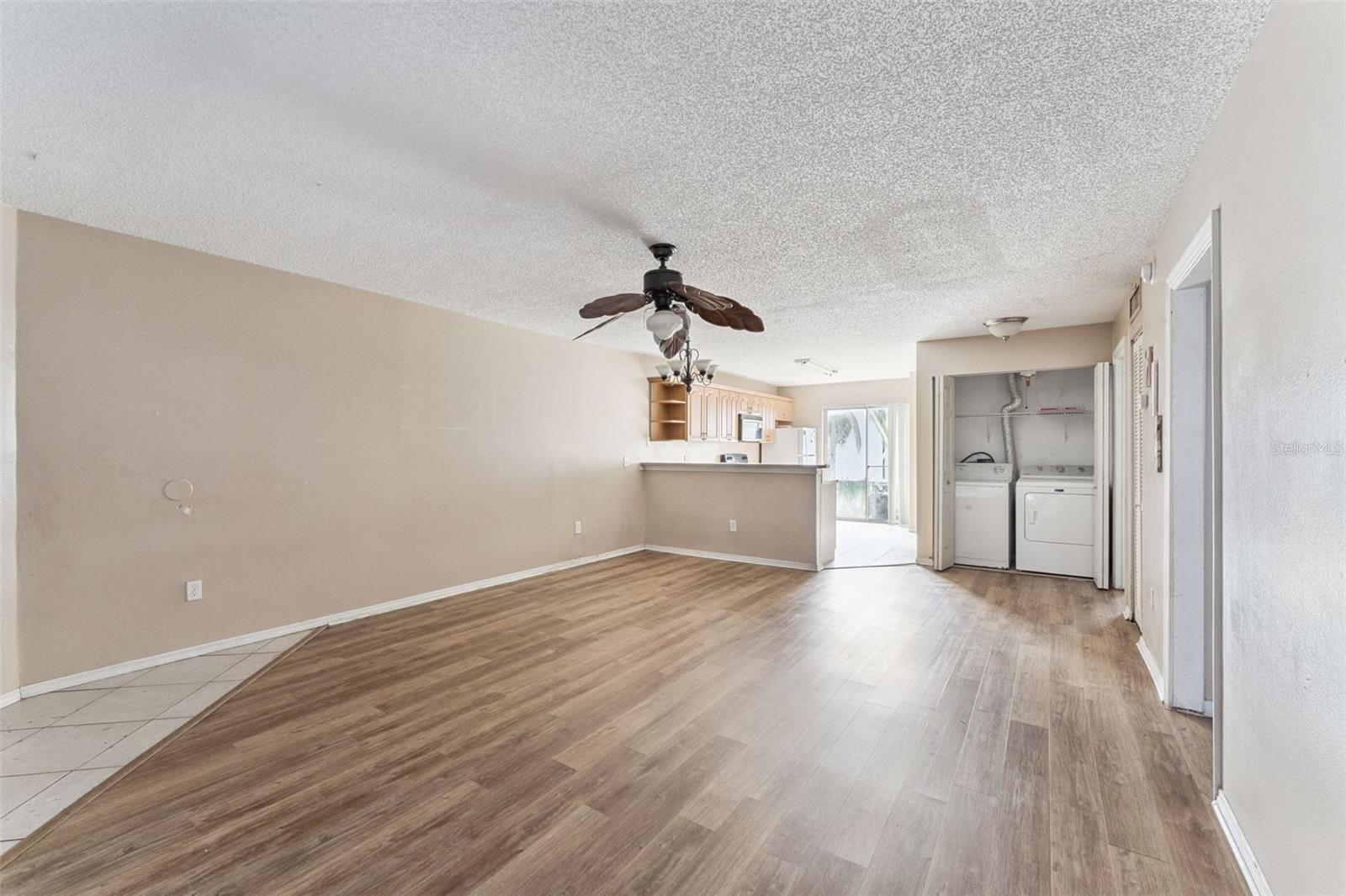 Image 4 of 19 For 3651 Goldenrod Road 110