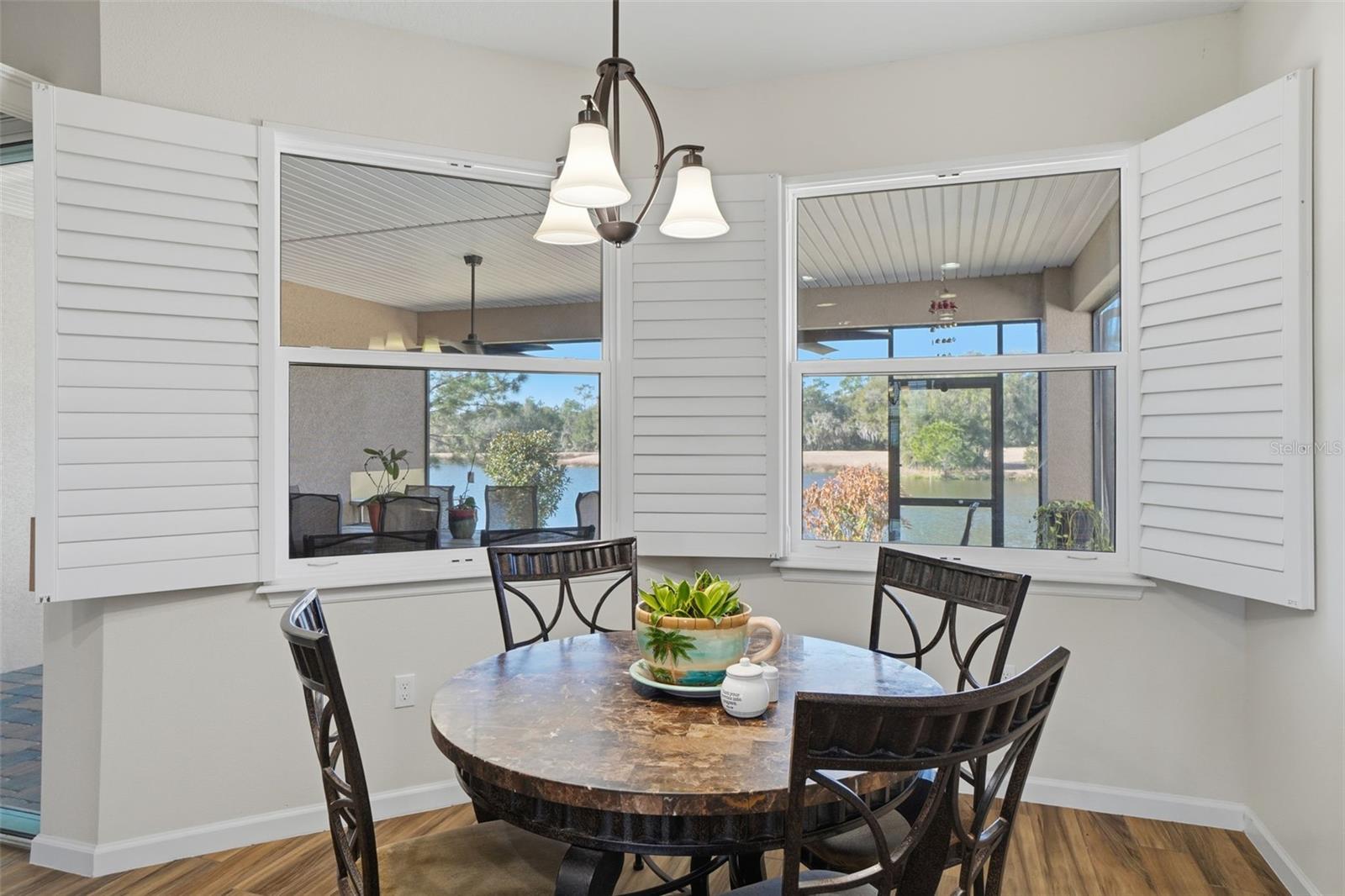 Image 14 of 41 For 1102 Victoria Hills Drive S