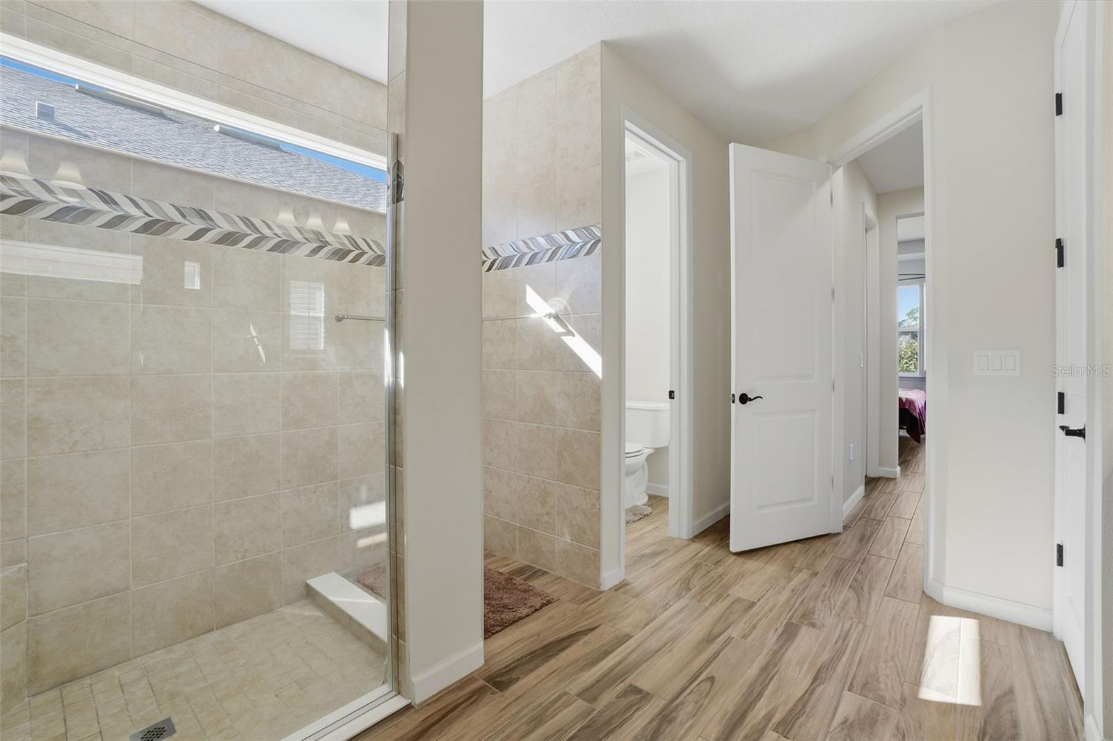 Image 22 of 41 For 1102 Victoria Hills Drive S