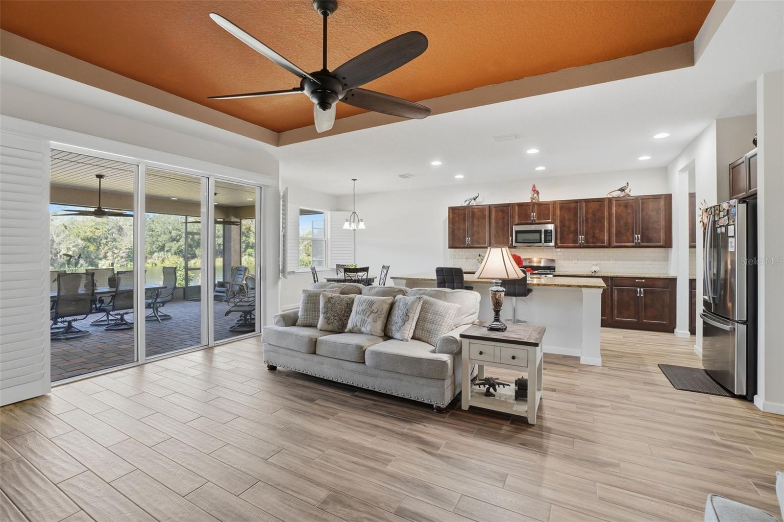 Image 8 of 41 For 1102 Victoria Hills Drive S