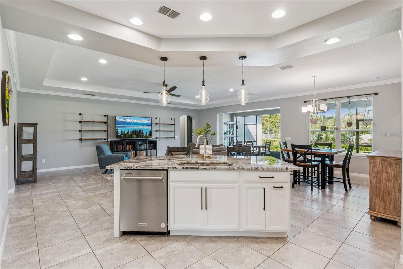 Image 16 of 65 For 220 Lemonleaf Lane