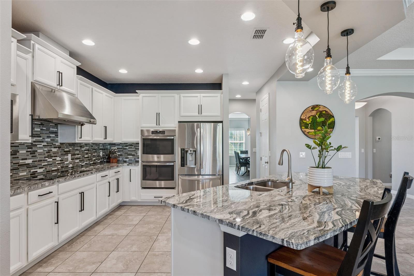 Image 18 of 65 For 220 Lemonleaf Lane