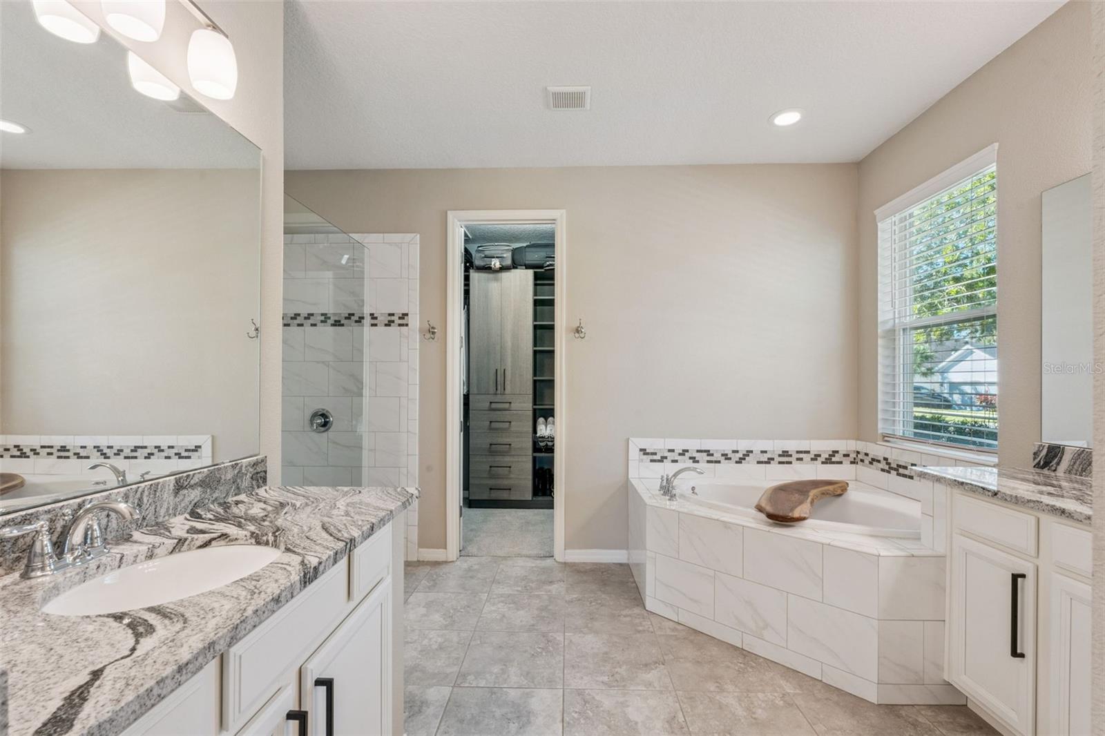 Image 27 of 65 For 220 Lemonleaf Lane