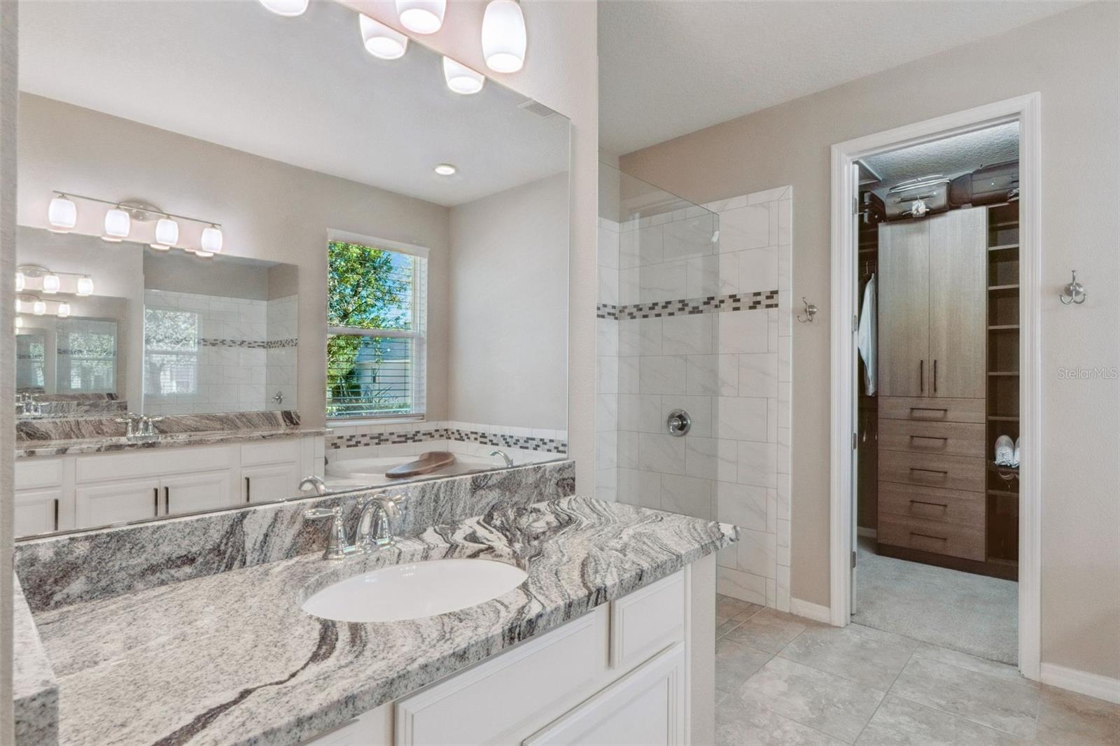 Image 29 of 65 For 220 Lemonleaf Lane