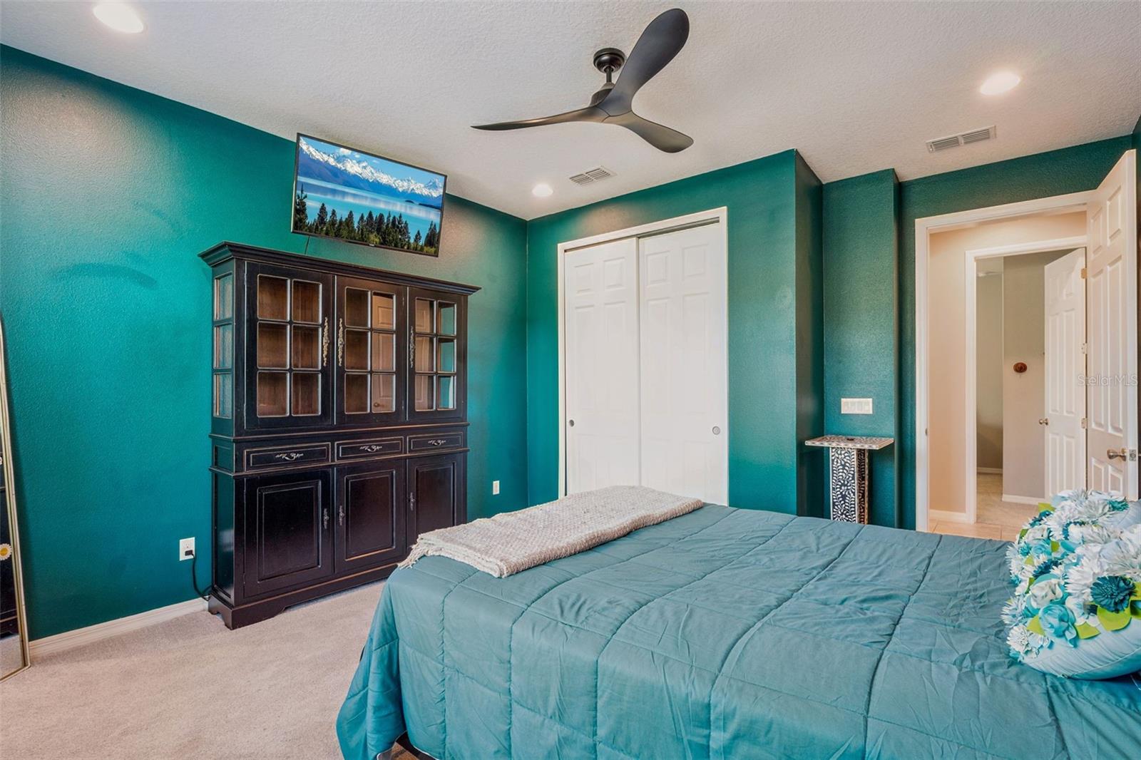 Image 32 of 65 For 220 Lemonleaf Lane