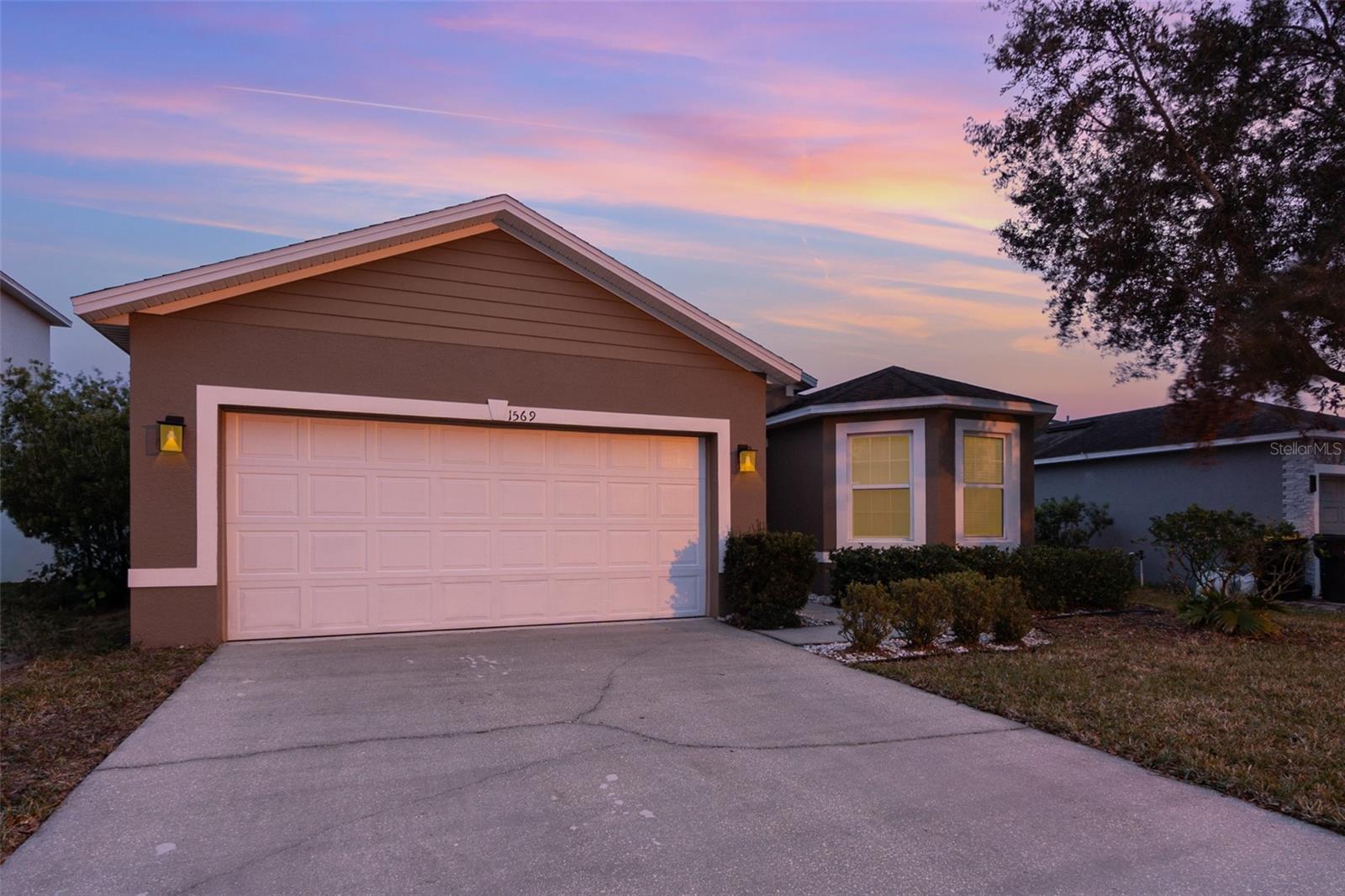 Image 3 of 26 For 1569 Tamarind Road