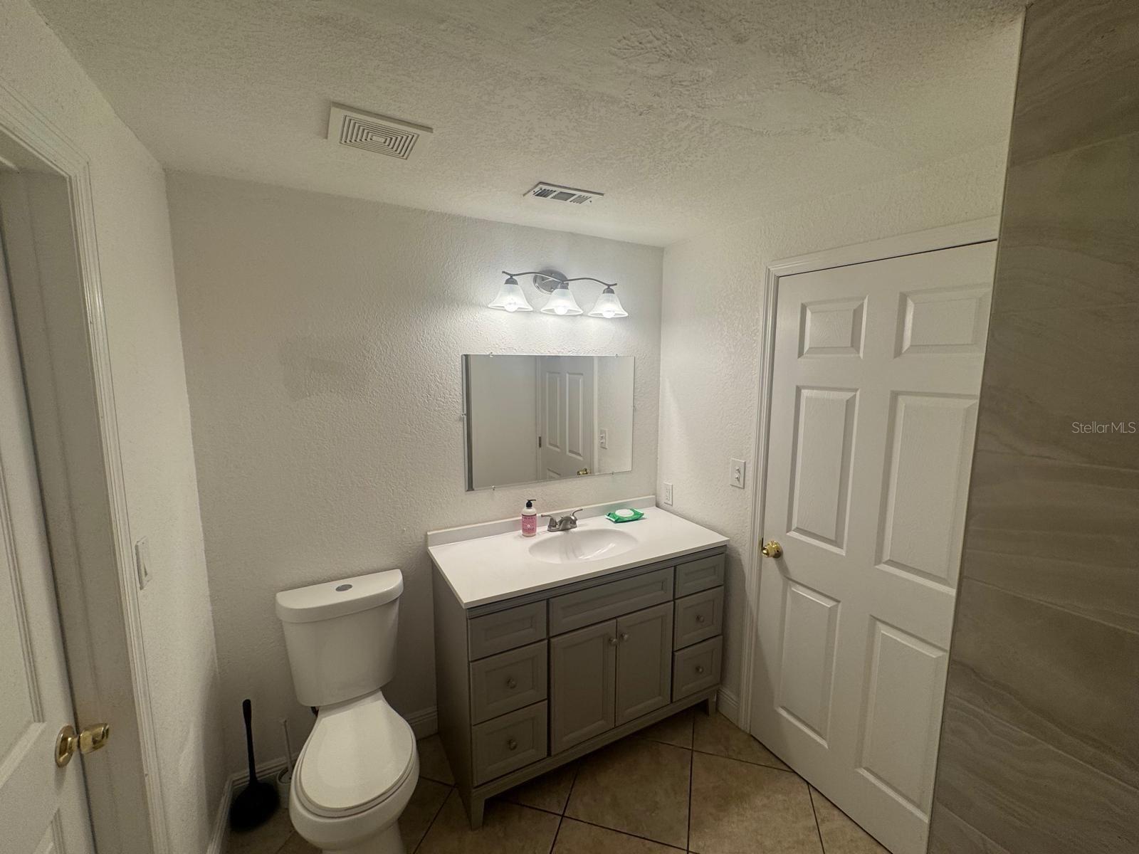 Image 14 of 33 For 5526 P G A Boulevard 4915