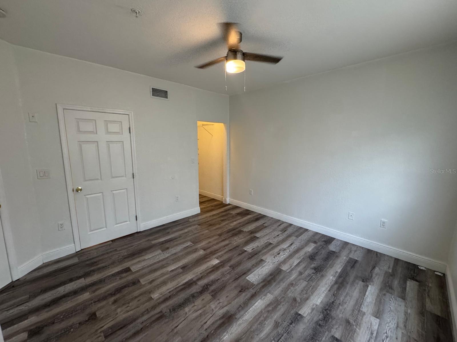 Image 15 of 33 For 5526 P G A Boulevard 4915