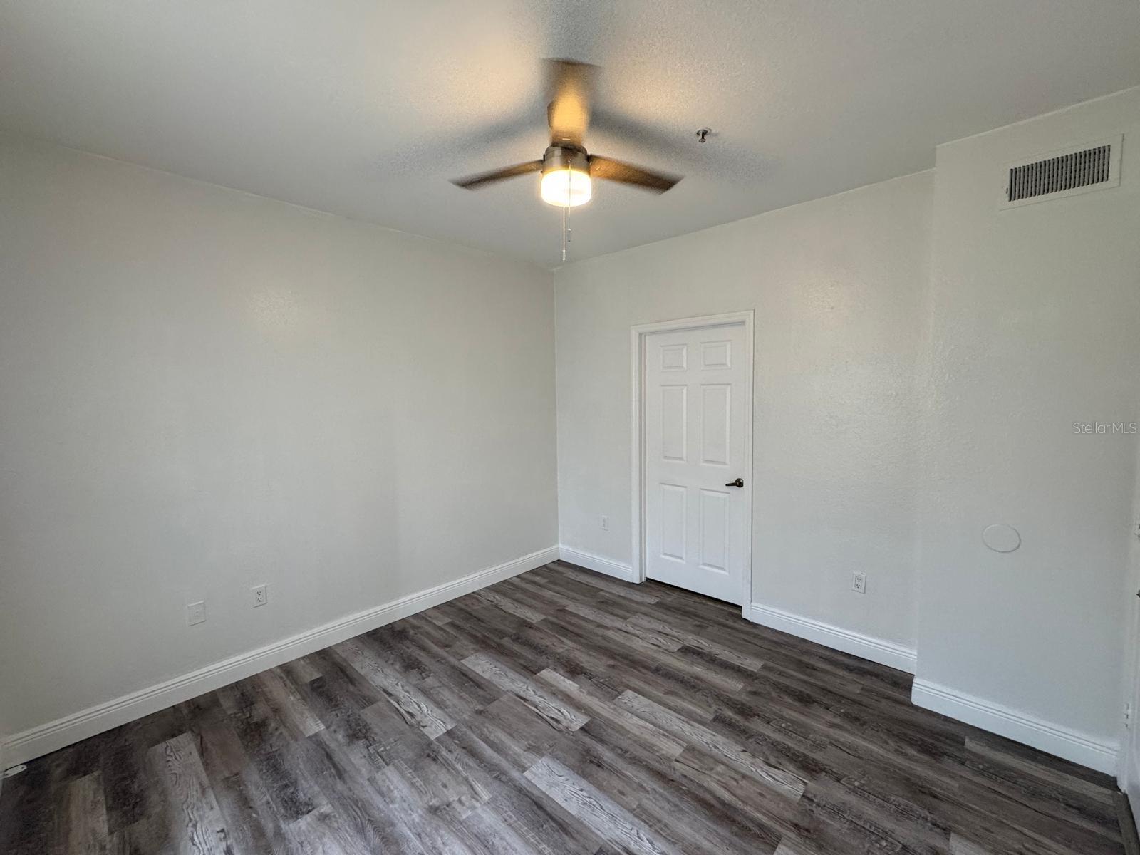 Image 23 of 33 For 5526 P G A Boulevard 4915