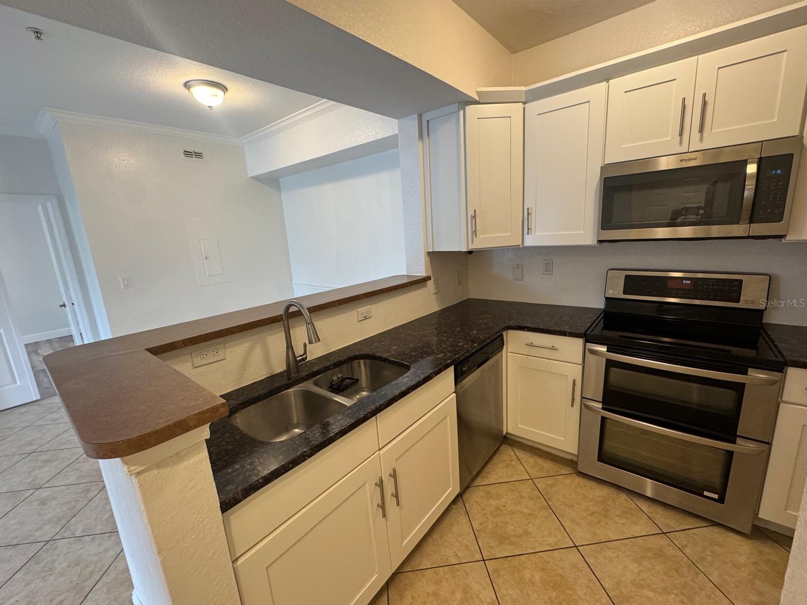 Image 7 of 33 For 5526 P G A Boulevard 4915