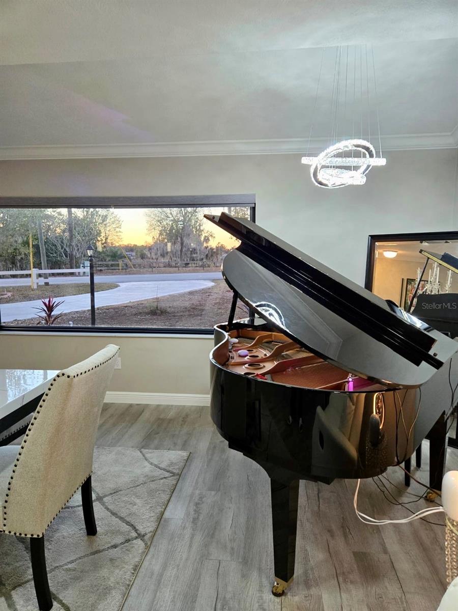 Image 14 of 53 For 630 Lake Blue Drive