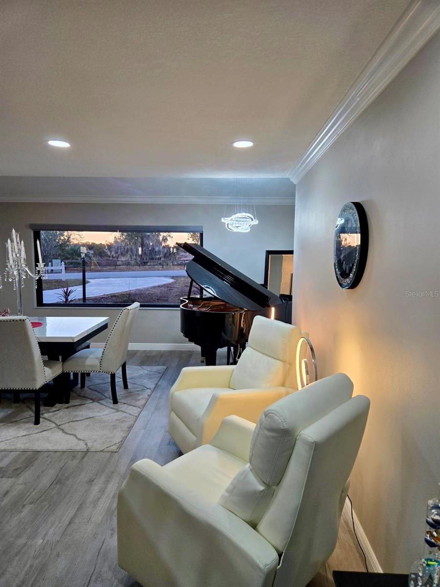 Image 17 of 53 For 630 Lake Blue Drive