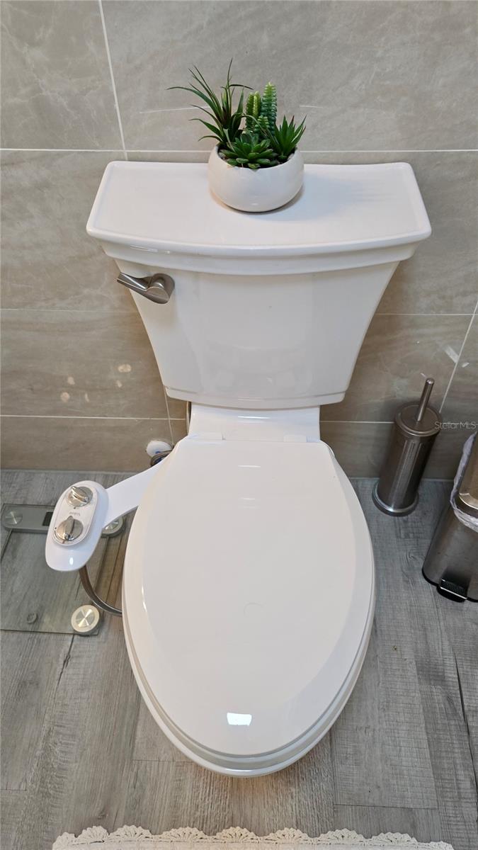 Image 28 of 53 For 630 Lake Blue Drive