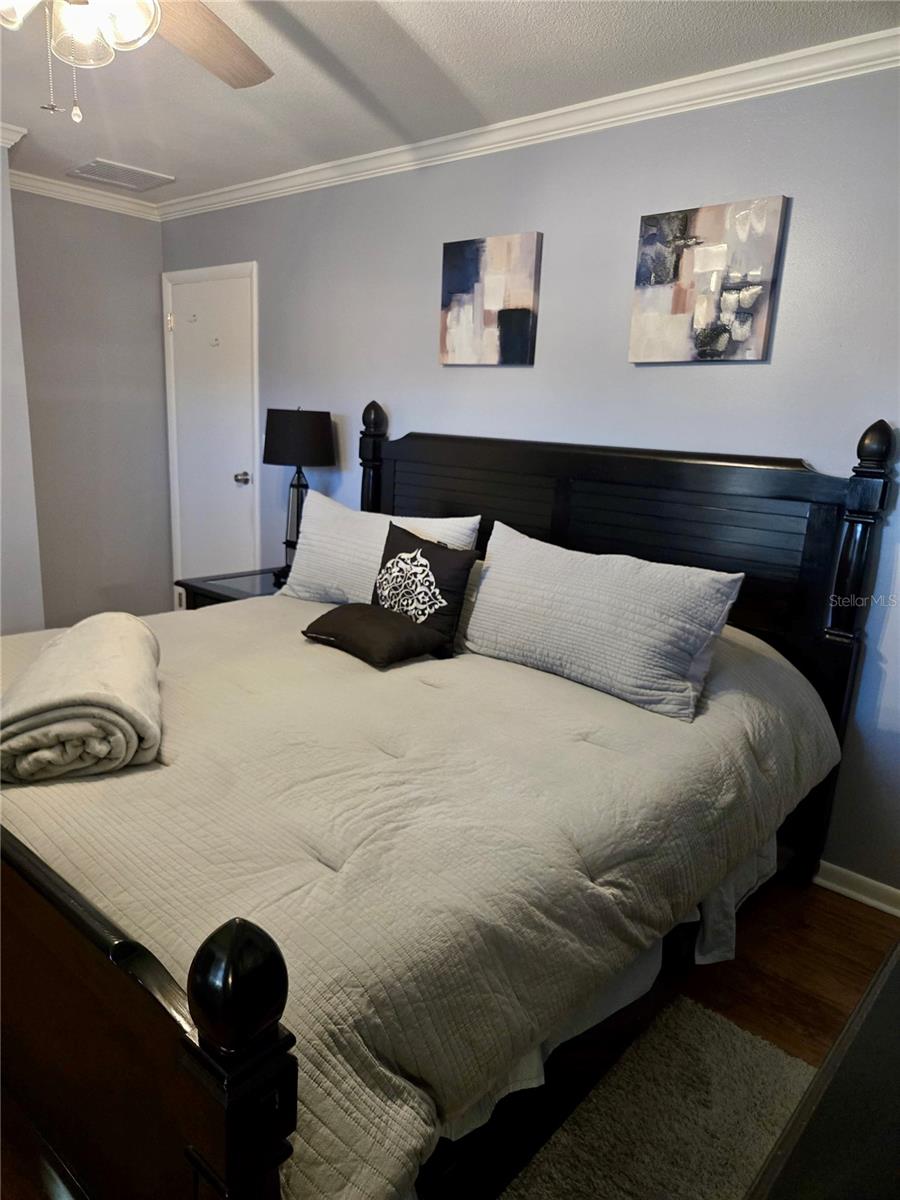 Image 32 of 53 For 630 Lake Blue Drive