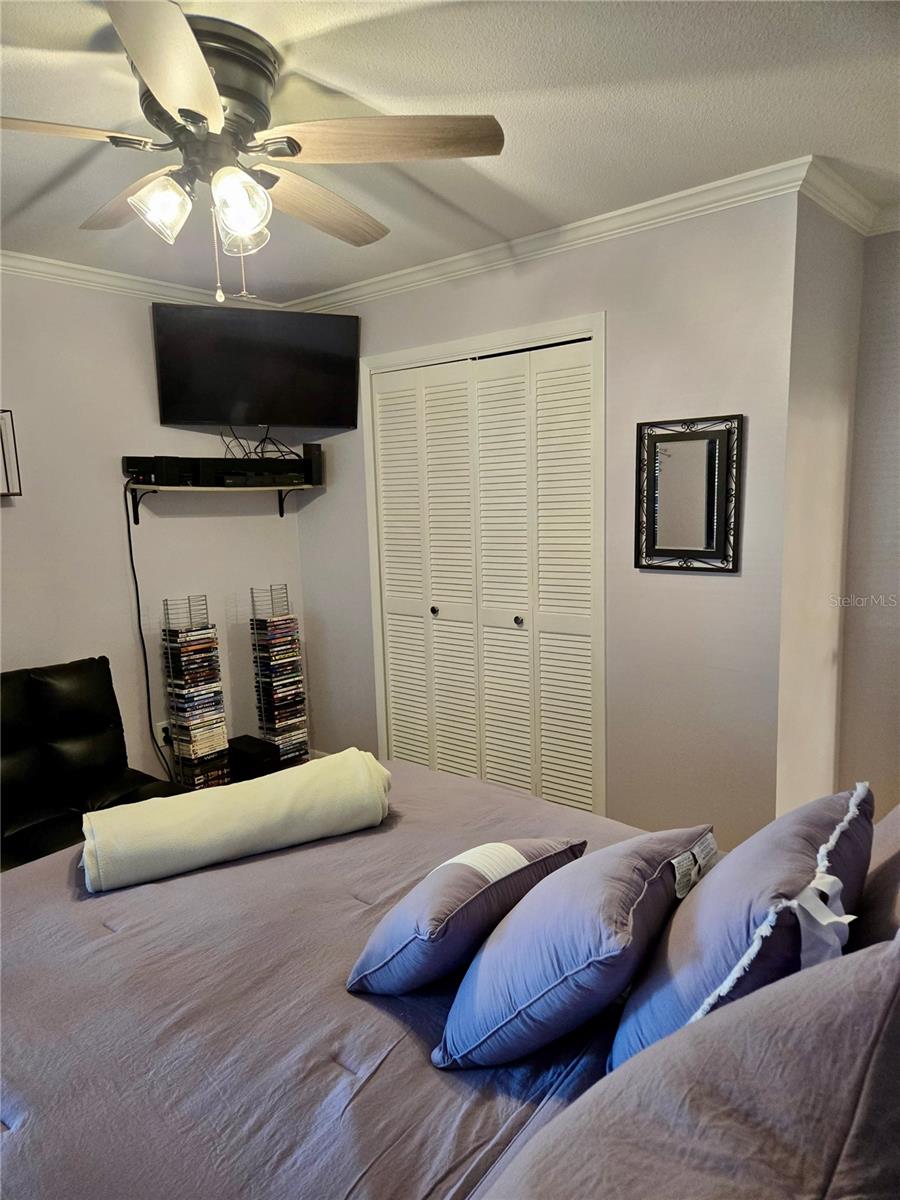 Image 36 of 53 For 630 Lake Blue Drive