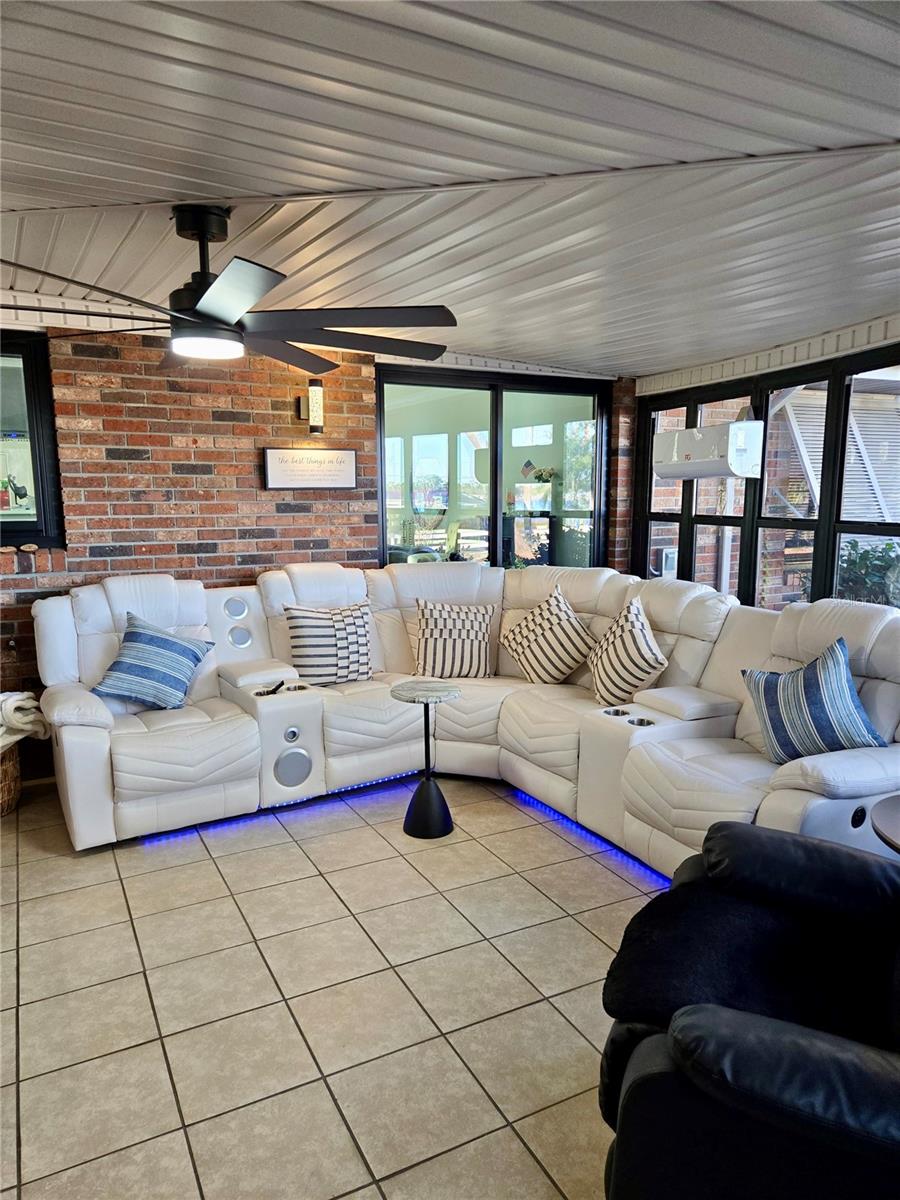 Image 43 of 53 For 630 Lake Blue Drive