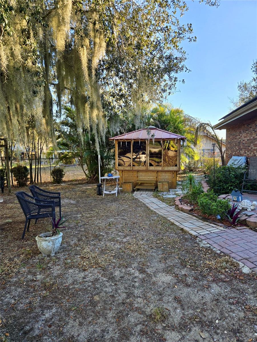 Image 46 of 53 For 630 Lake Blue Drive