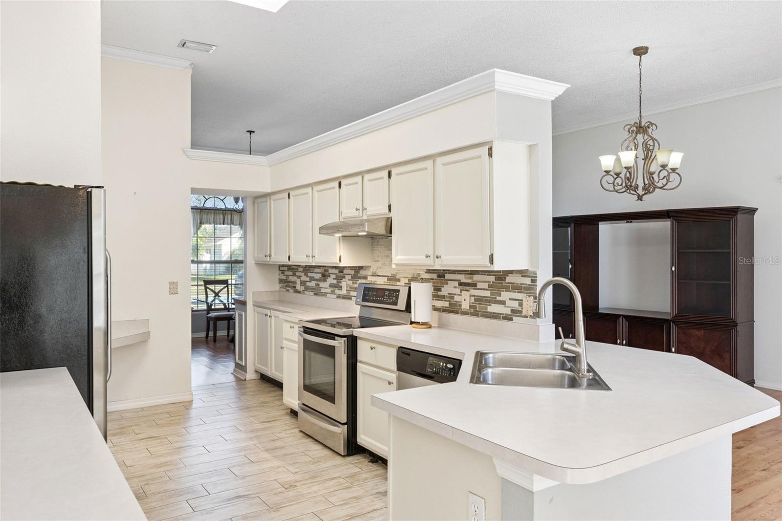 Image 10 of 32 For 11824 Hartfordshire Way