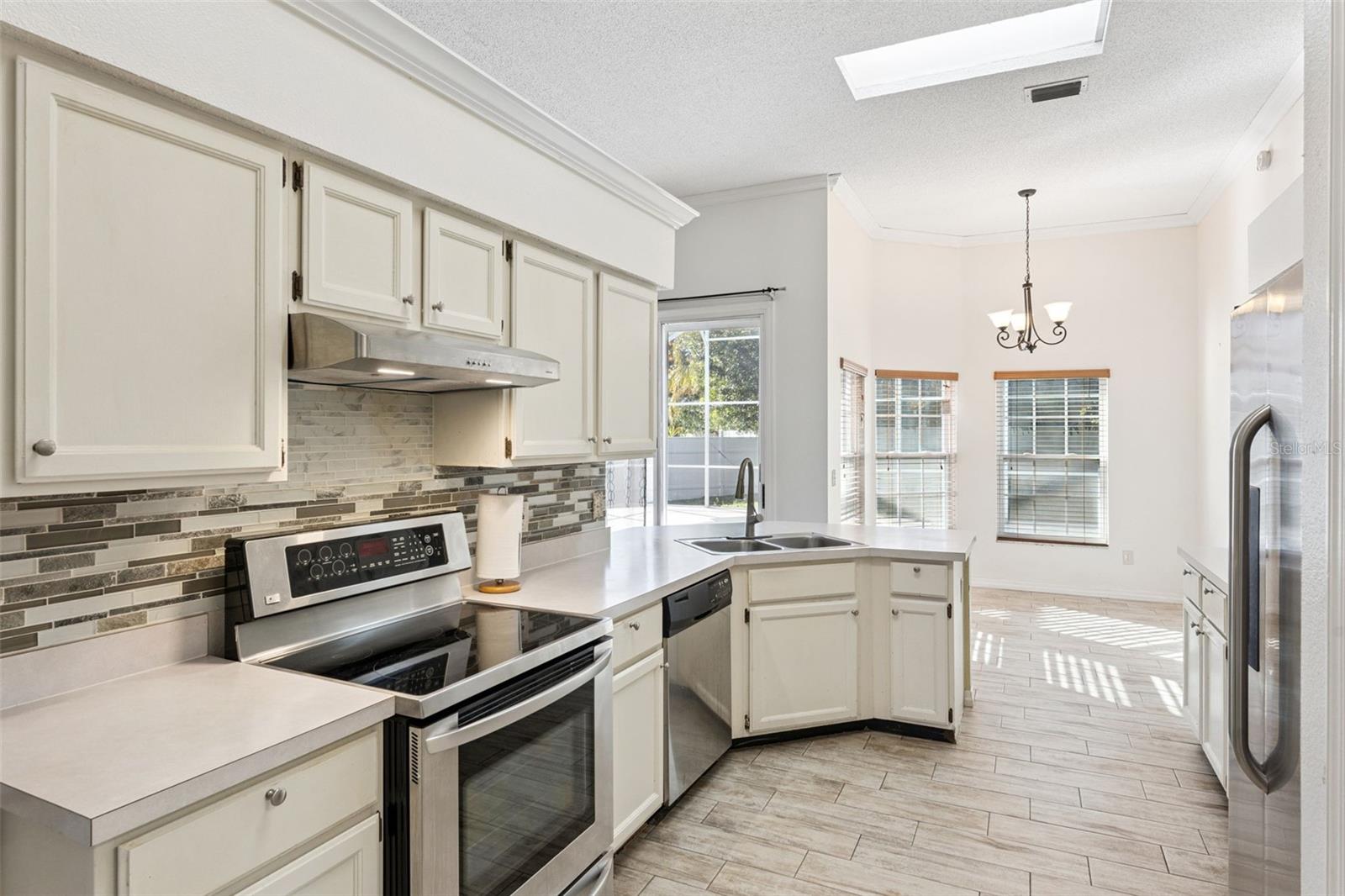 Image 12 of 32 For 11824 Hartfordshire Way