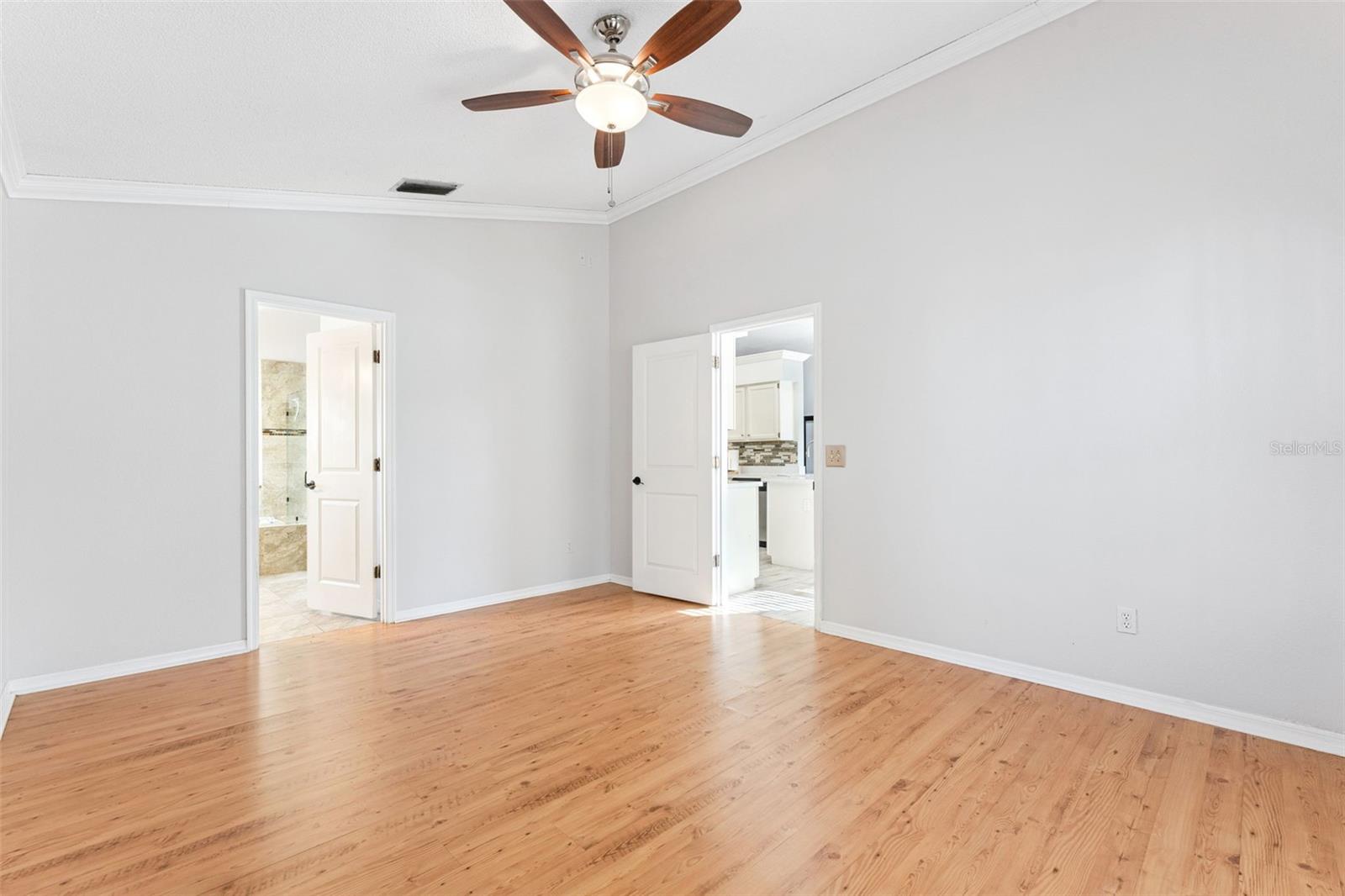 Image 21 of 32 For 11824 Hartfordshire Way