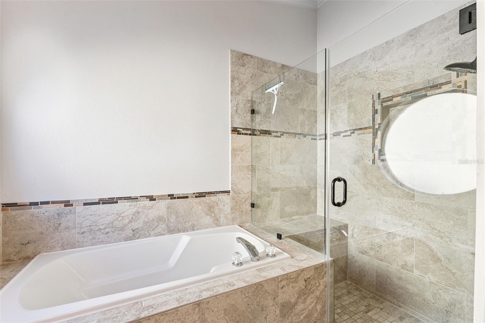 Image 23 of 32 For 11824 Hartfordshire Way