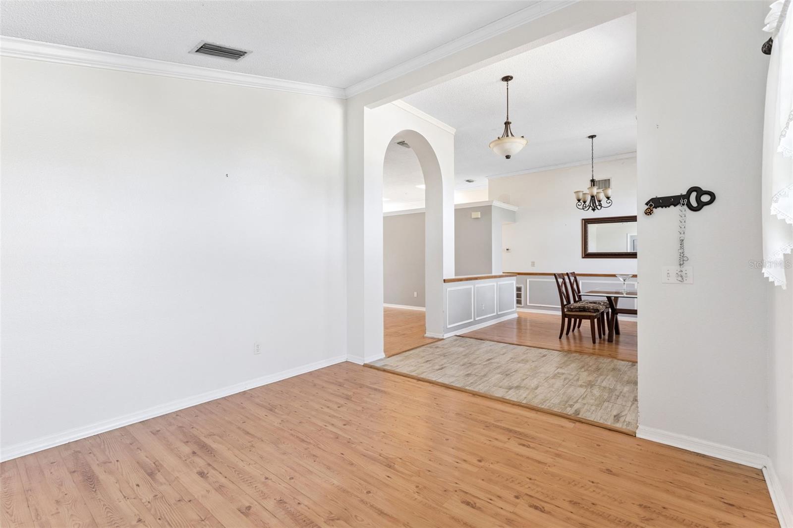 Image 5 of 32 For 11824 Hartfordshire Way