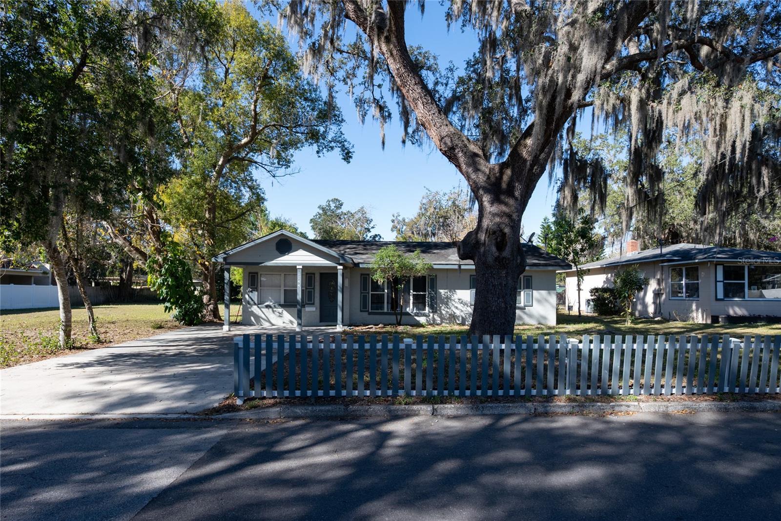 Image 4 of 30 For 1144 Hardy Avenue