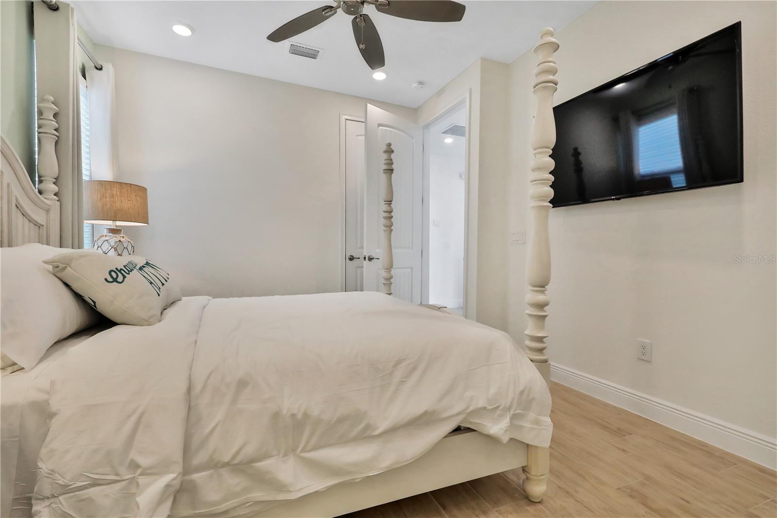 Image 20 of 74 For 8049 Lost Shaker Lane