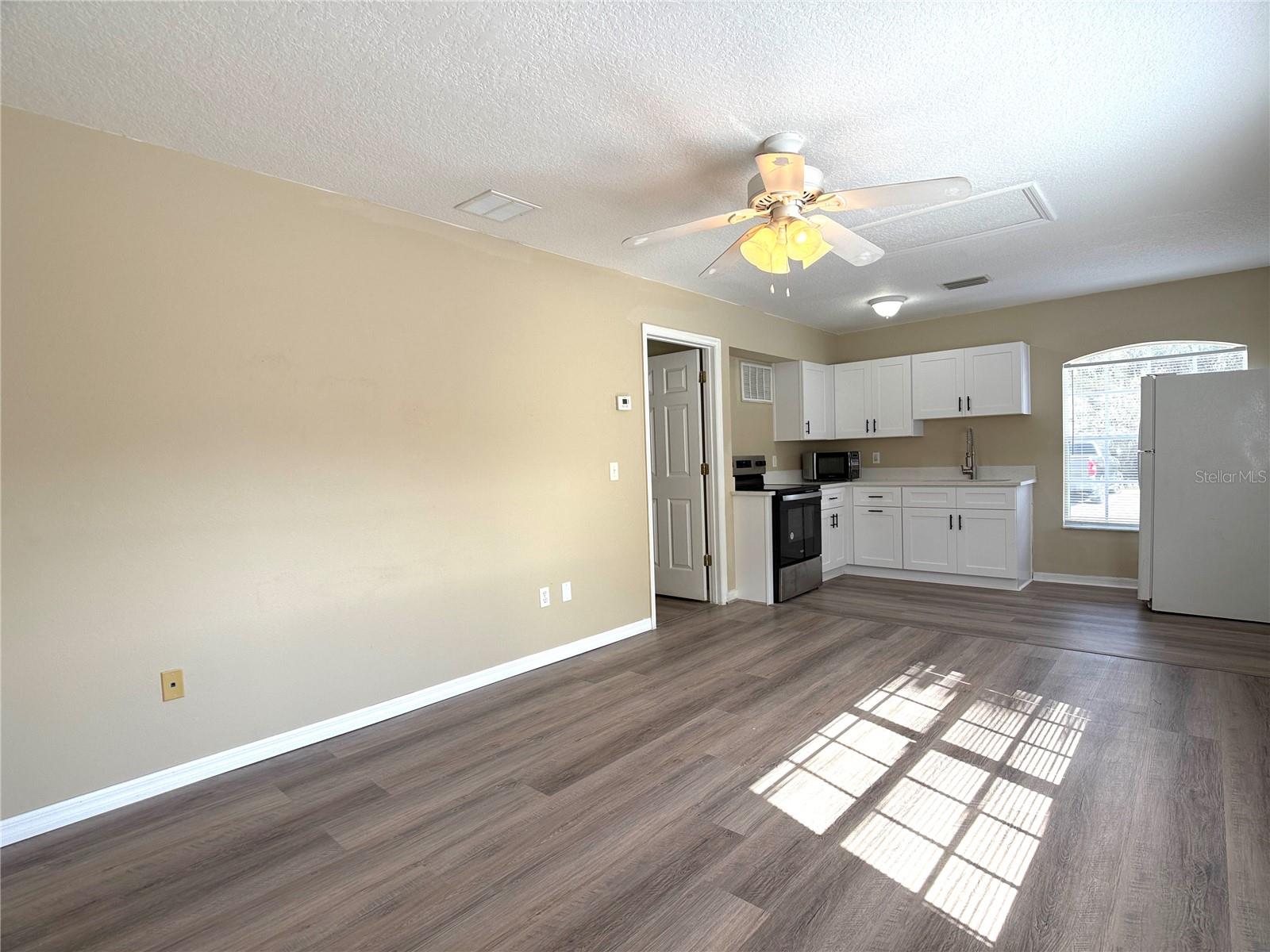 Image 7 of 17 For 501 Coconut Palm Way Lockout