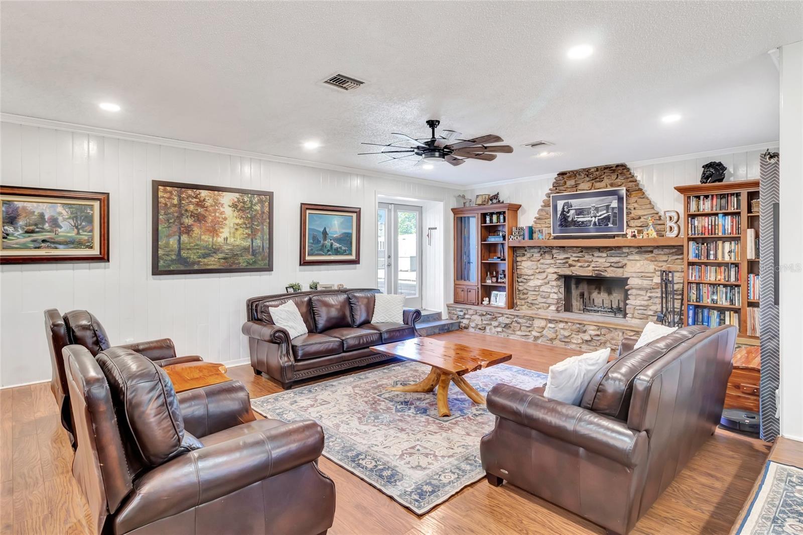 Image 13 of 43 For 33301 Coventry Drive