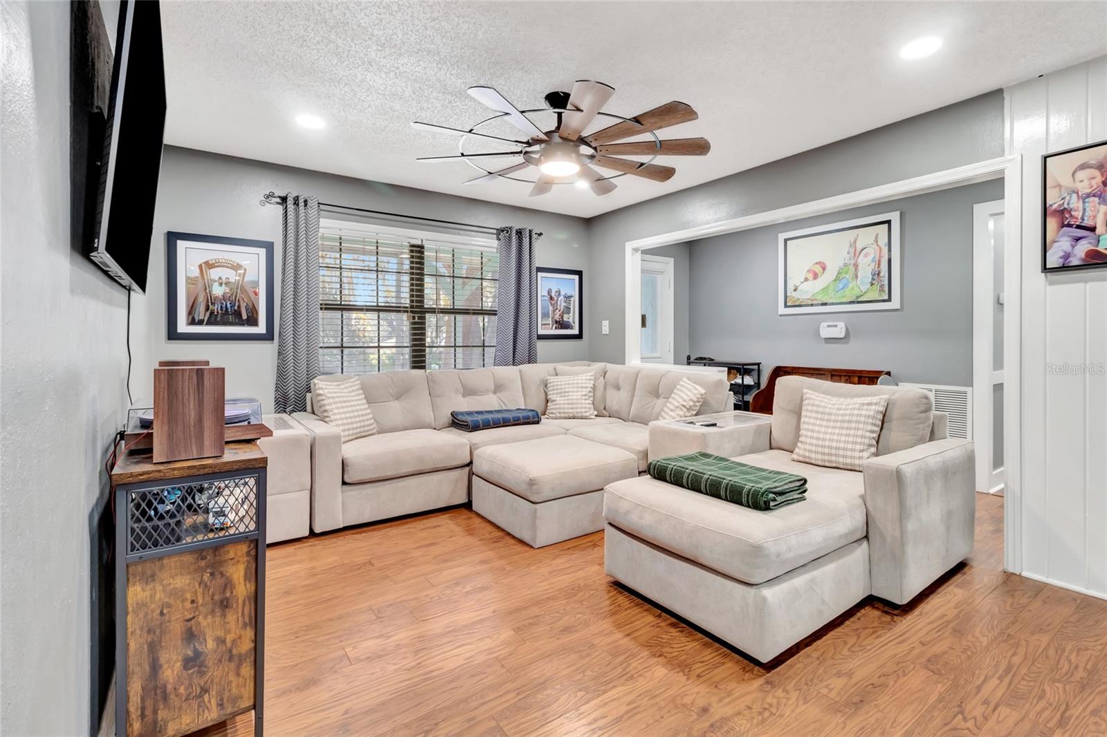 Image 17 of 43 For 33301 Coventry Drive