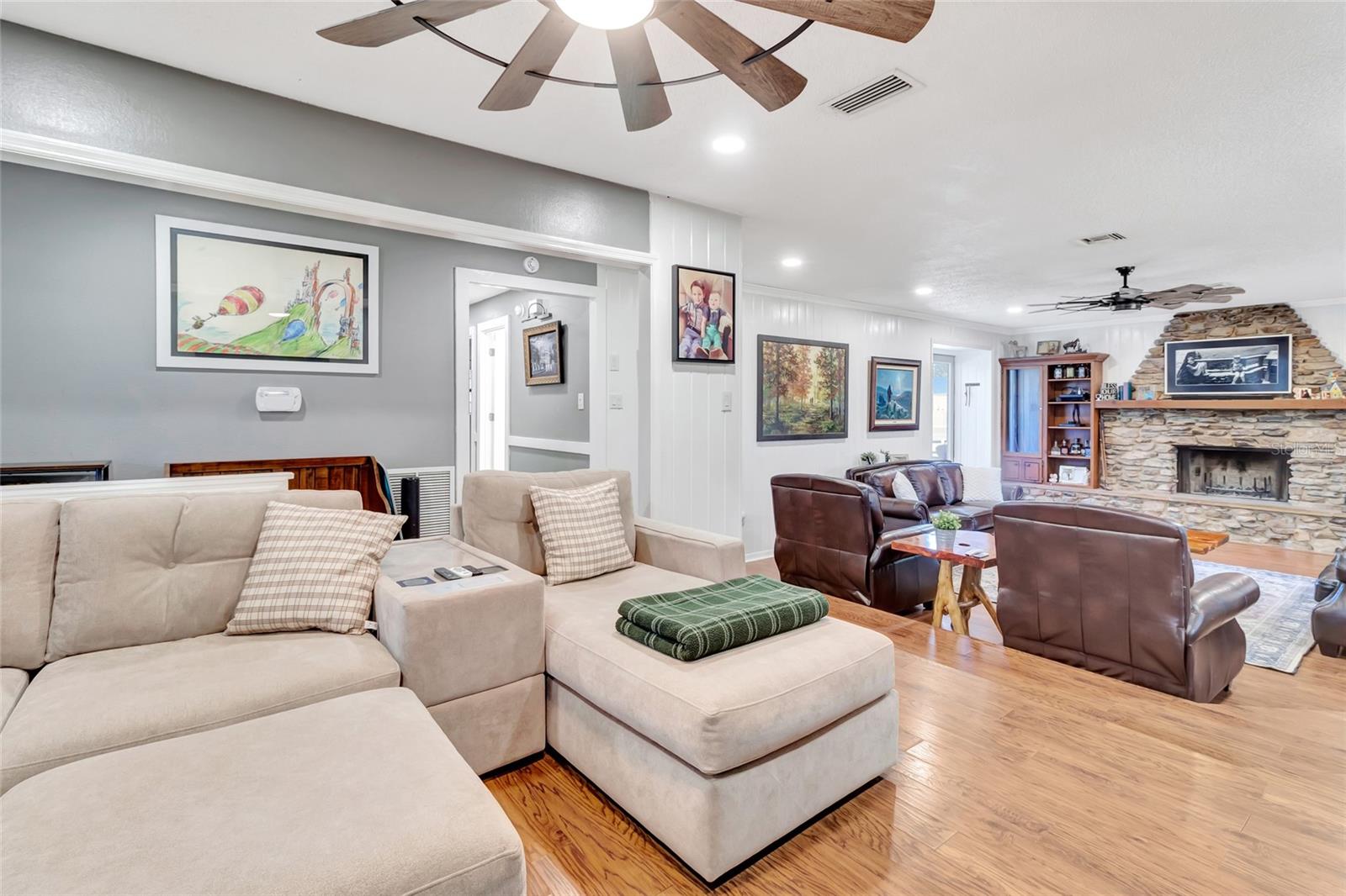 Image 18 of 43 For 33301 Coventry Drive