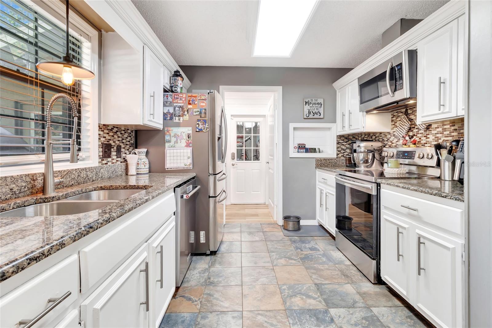 Image 19 of 43 For 33301 Coventry Drive