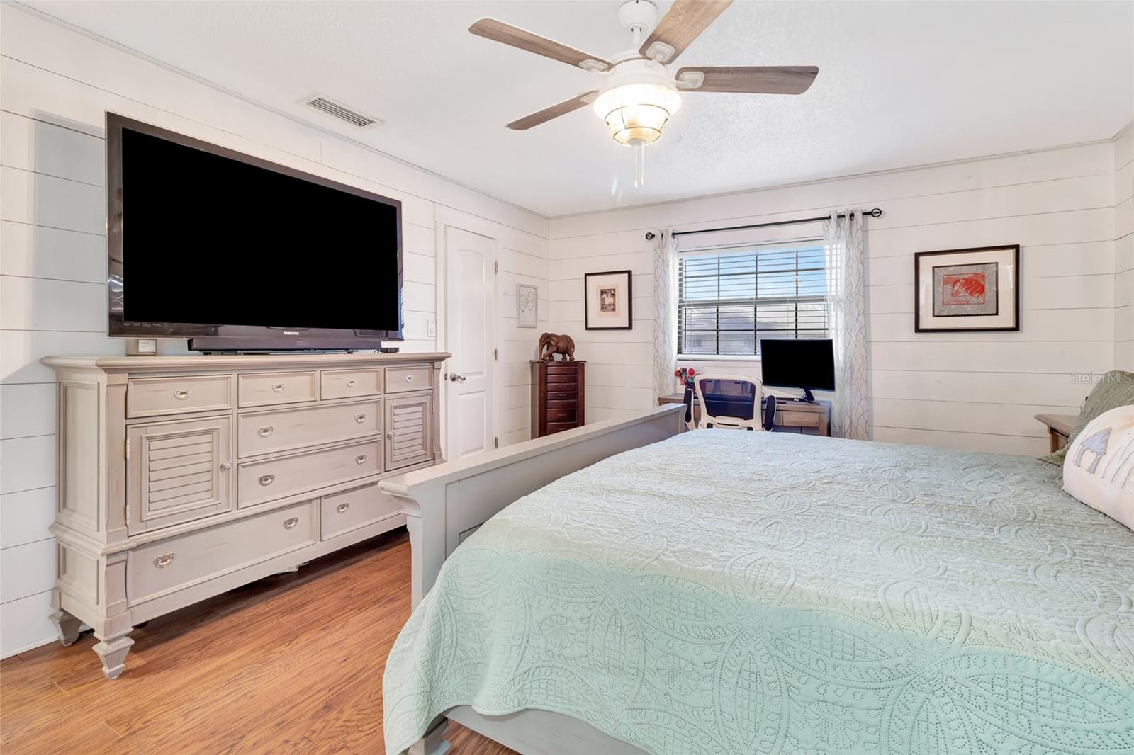 Image 28 of 43 For 33301 Coventry Drive