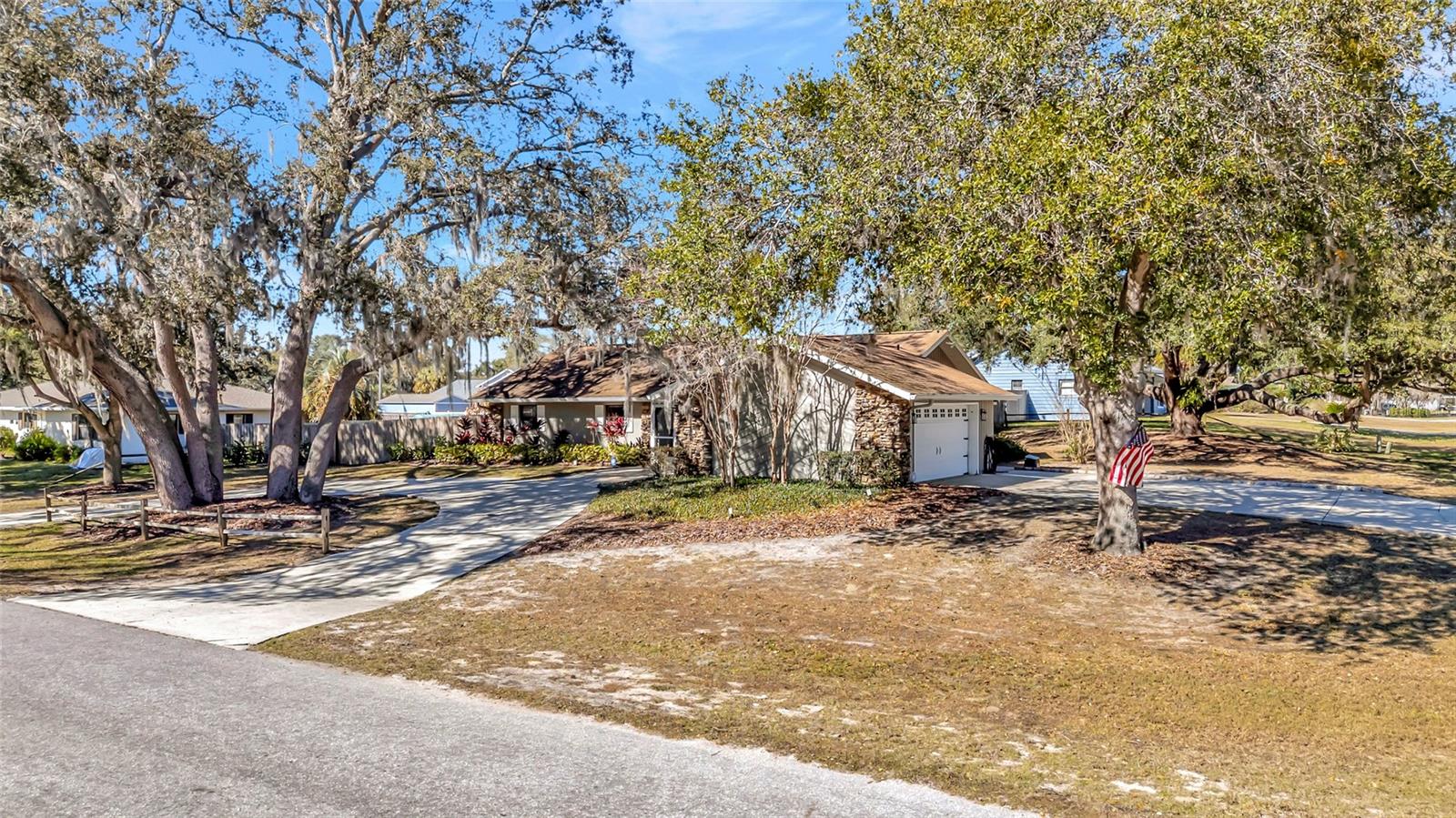 Image 4 of 43 For 33301 Coventry Drive