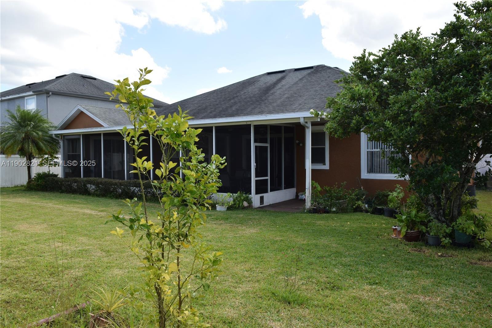 Image 16 of 20 For 18081 Thornhill Grand Circle